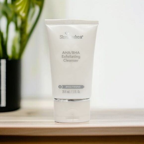 Skinmedica New AHA/BHA Exfoliating Cleanser 29.6 ml - Picture 2 of 2